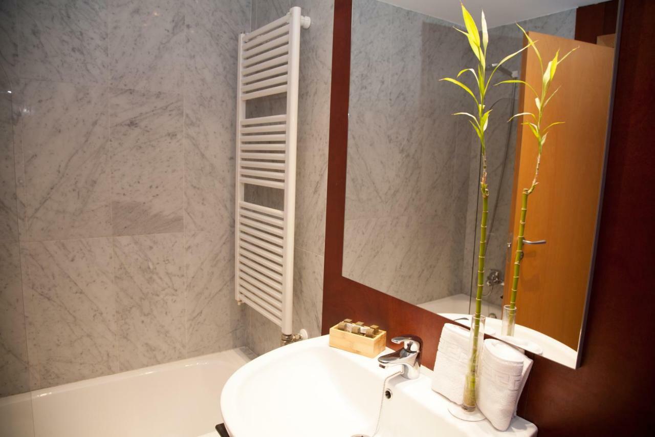 Dean Dos Catedrales Apartment Zaragoza Exterior photo